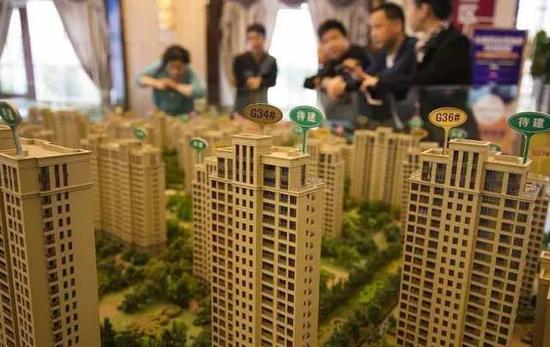 新一輪樓市調(diào)控 二三線城市紛紛使出“縮短限售年限”等殺手锏，市場(chǎng)風(fēng)向漸變